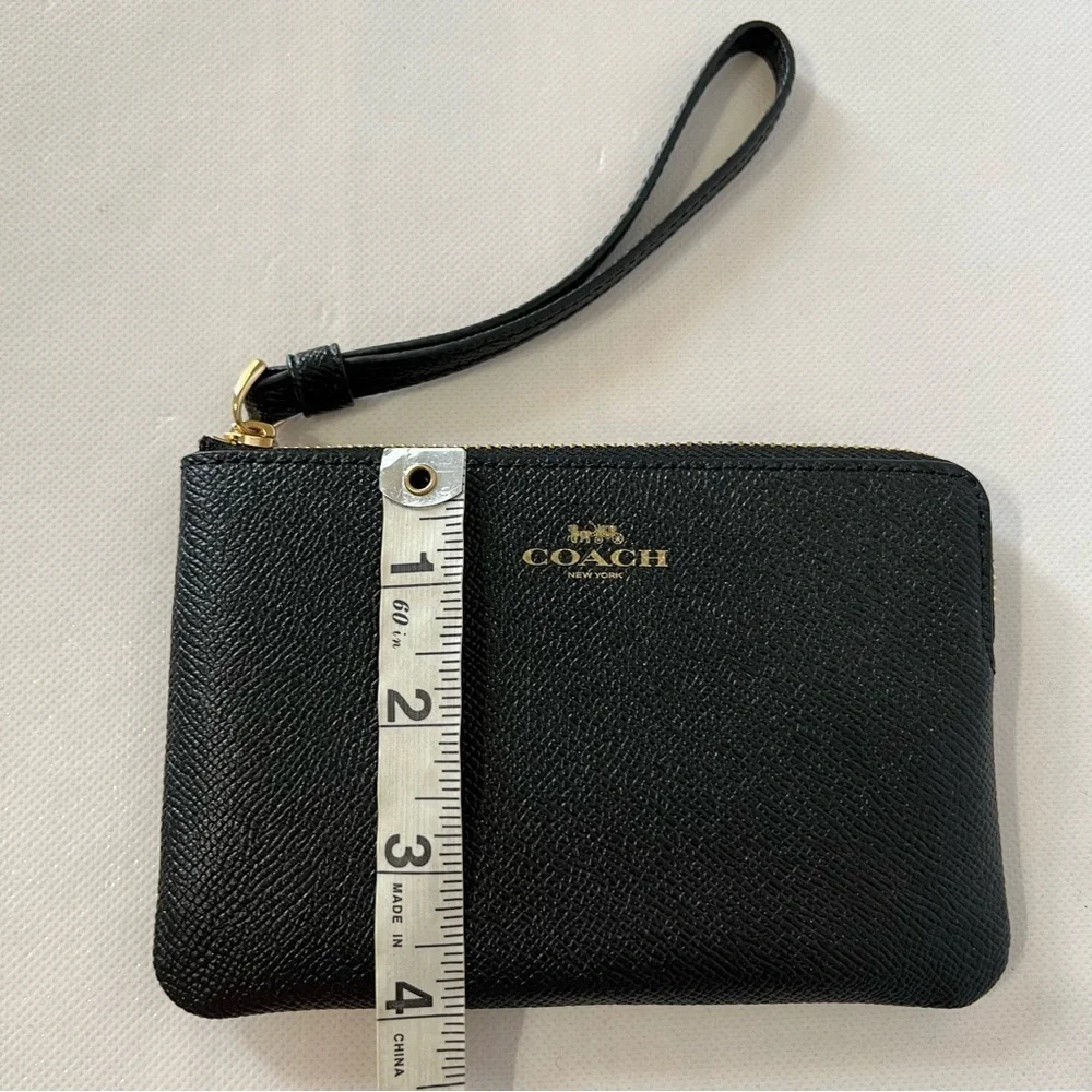 Coach Black Leather Corner Zip Wristlet NWT